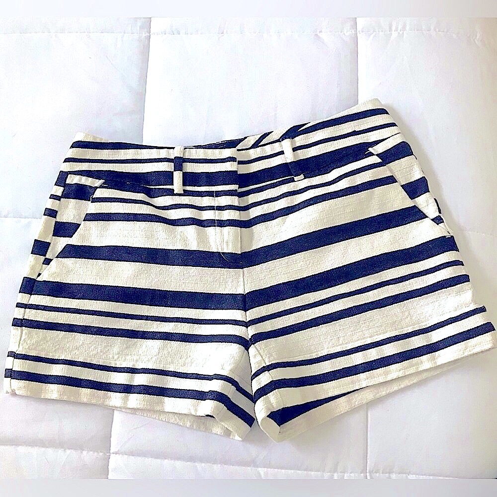 EUC 7th Ave by New York & Co Shorts. Size 4.